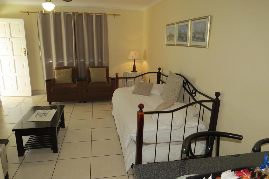 Smithland Guest Apartments Cape Town Bellville Exterior foto