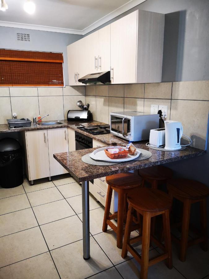 Smithland Guest Apartments Cape Town Bellville Exterior foto